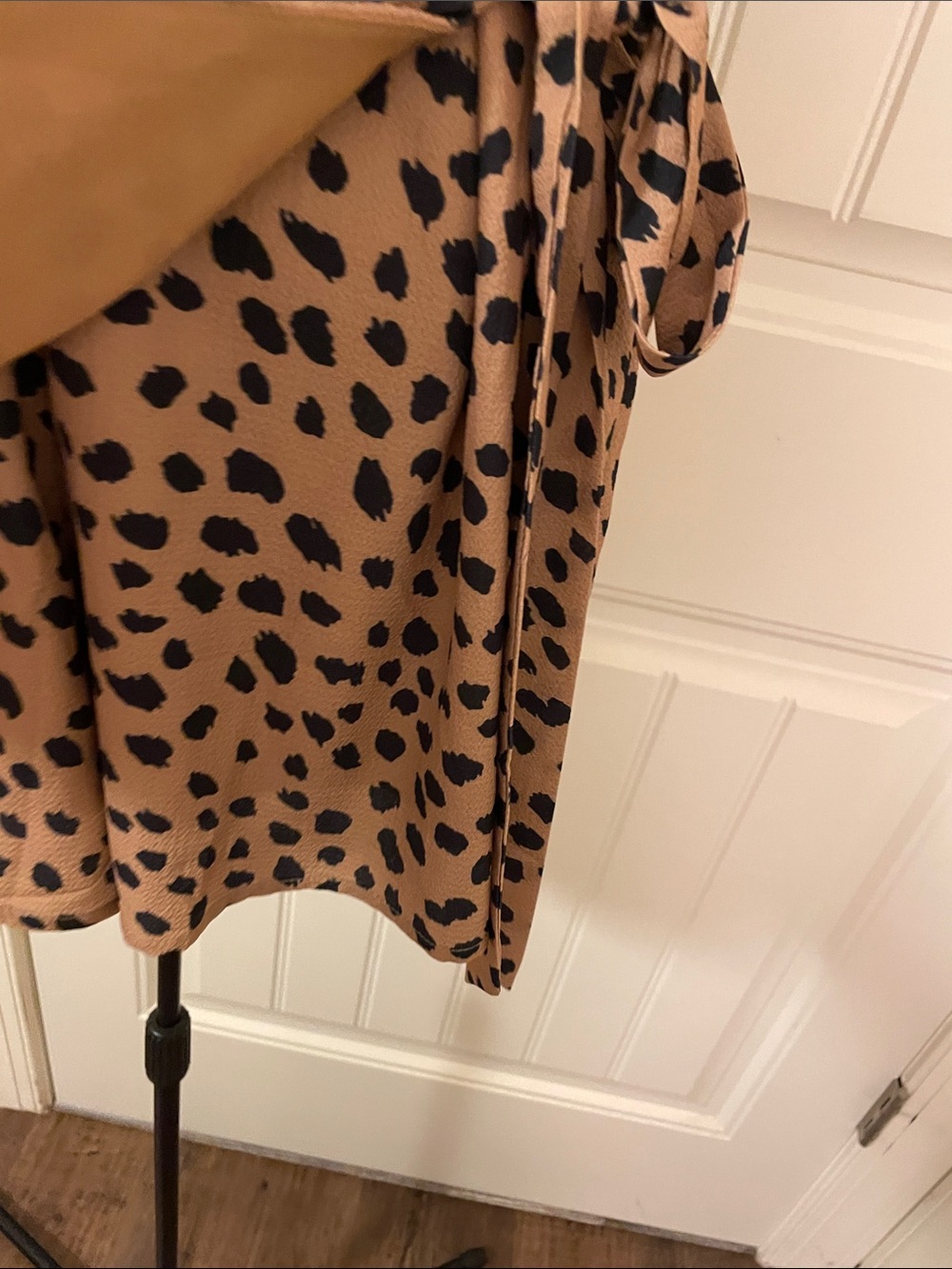 Forever 21 leopard Spotted Wrap jumpsuit/shorts - Picture 7 of 8